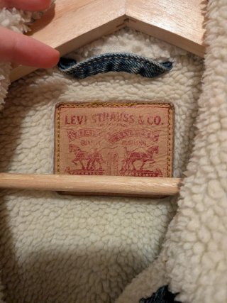 Cazadora vaquera Levi's con forro sherpa