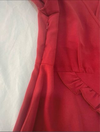 Abito SHEIN rosso con volant
