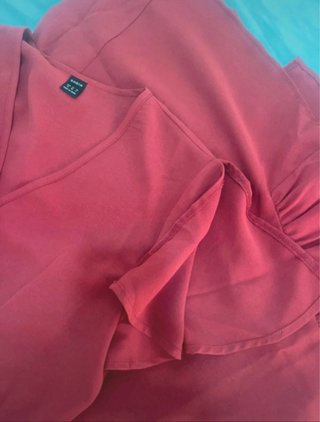 Abito SHEIN rosso con volant