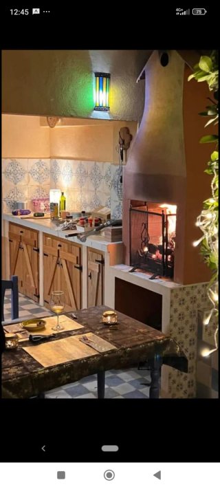 Frentes de armario de madera y puertas de cocina .