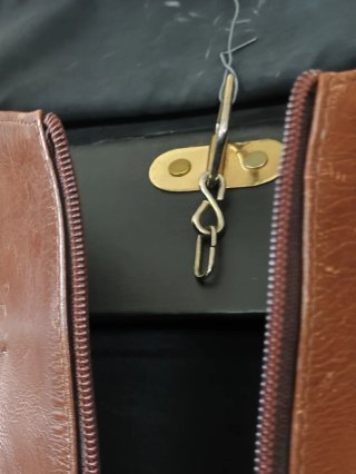 Porta abiti da viaggio in pelle