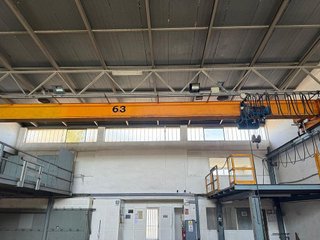 Nave industrial en alquiler en Avda. de Abril. - 9 de octubre en Sagunto