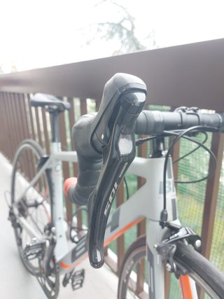 Bicicleta BH ULTRALIGHT Shimano 105 R7000 11S