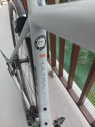 Bicicleta BH ULTRALIGHT Shimano 105 R7000 11S