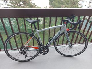 Bicicleta BH ULTRALIGHT Shimano 105 R7000 11S