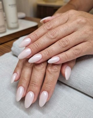 Ofrezco servicios de manicura y pedicura profesion