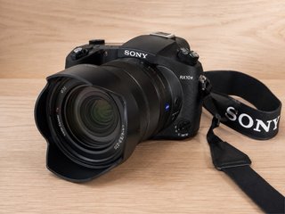 Sony RX10 IV + Bolsa + 2 Baterías