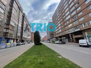Local comercial en alquiler en Plaza España - Villa Pilar - Reyes Católicos - Vadillos en Burgos