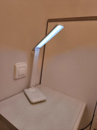 Lámpara de escritorio LED blanca