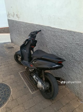 Yamaha Jog RR Scooter Negra