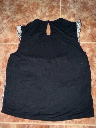 Camiseta floral manga corta mujer