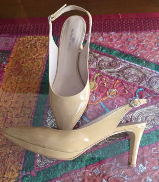 Zapato destalonado Gloria Ortiz beige