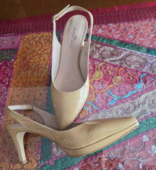 Zapato destalonado Gloria Ortiz beige