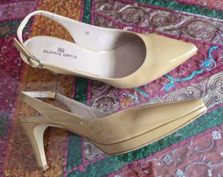 Zapato destalonado Gloria Ortiz beige