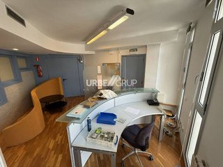 Oficina en alquiler en Ca n'Aurell en Terrassa