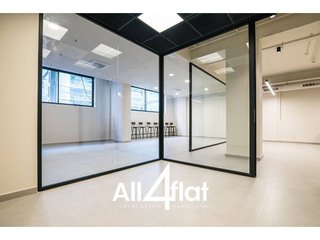 Local comercial en alquiler en El Parc i la Llacuna del Poblenou en Barcelona
