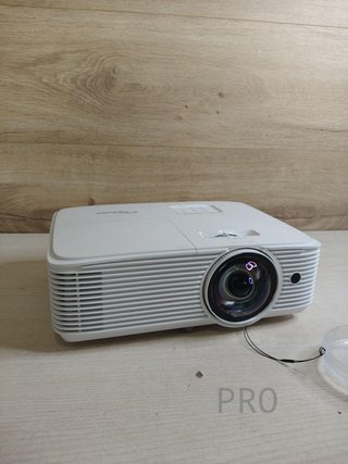 Proyector 4000 Lumenes - OPTOMA GT500XR