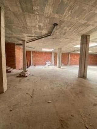 Local comercial en venta en Yecla