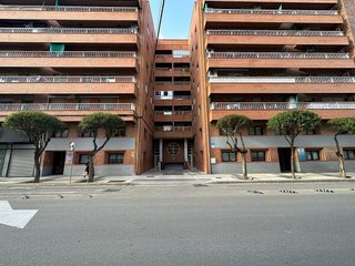 Piso en alquiler en Los Olivos en Huesca