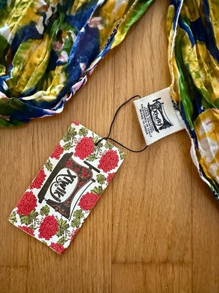 Foulard colorato dipinto a mano con limoni e fiori