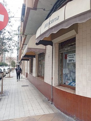 Local comercial en alquiler en Laviada en Gijón
