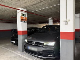 Garaje en venta en La Plana en Esplugues de Llobregat
