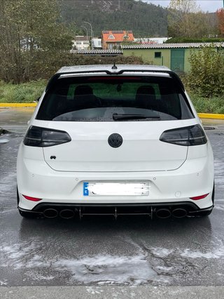 Volkswagen Golf 7 R