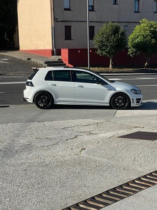Volkswagen Golf 7 R