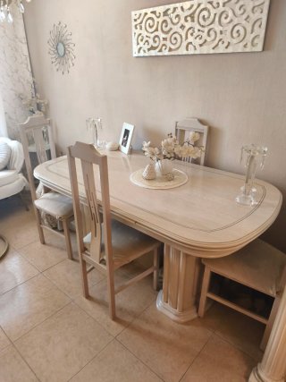 Mesa de comedor estilo francés