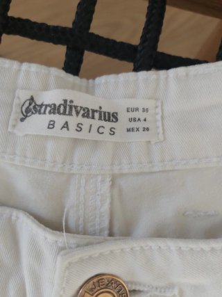 Shorts Stradivarius blancos