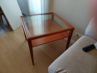 Mesa auxiliar madera y cristal