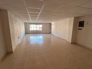 Local comercial en venta en Yecla