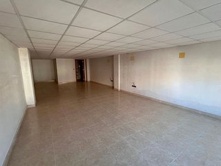 Local comercial en venta en Yecla