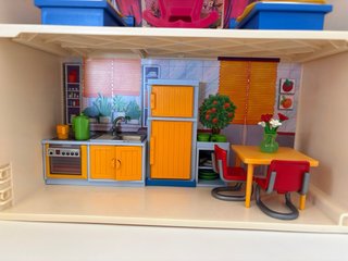 Casa Playmobil con figuras