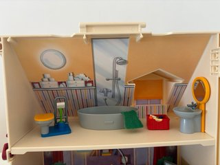 Casa Playmobil con figuras