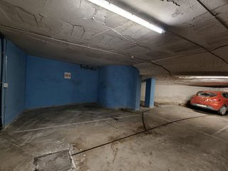 Garaje en venta en Santa Eugènia en Girona
