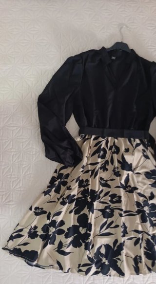Vestido Balvessa floral negro y beige