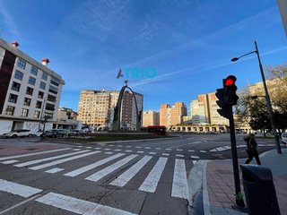 Local comercial en alquiler en Plaza España - Villa Pilar - Reyes Católicos - Vadillos en Burgos