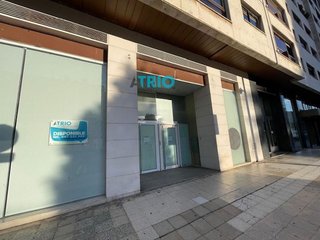 Local comercial en alquiler en Plaza España - Villa Pilar - Reyes Católicos - Vadillos en Burgos