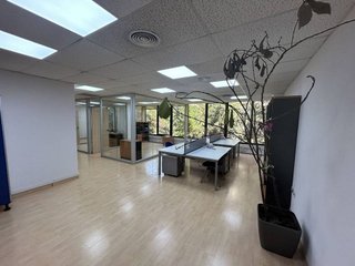 Oficina en alquiler en Les Corts en Barcelona