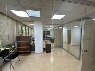 Oficina en alquiler en Les Corts en Barcelona