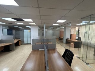Oficina en alquiler en Les Corts en Barcelona