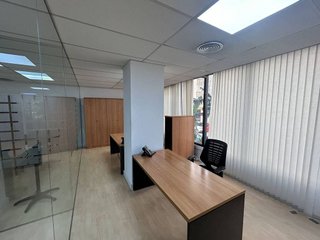 Oficina en alquiler en Les Corts en Barcelona