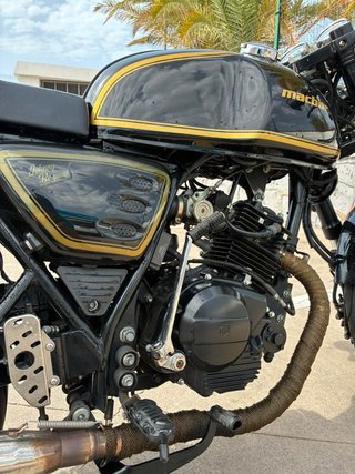 Macbor Johnny Be Good 125cc Negra/Dorada