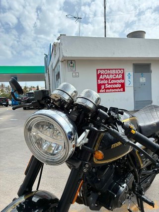 Macbor Johnny Be Good 125cc Negra/Dorada