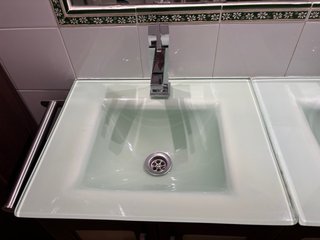 Mueble de baño madera y cristal