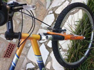 Bicicleta de Montaña Azul y Naranja
