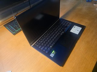 Portatile ASUS ZenBook 15 i7 16GB GTX 1650 SSD 512G