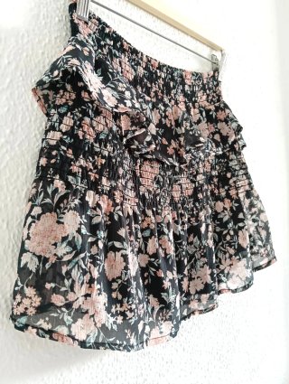 Falda Zara floral con volantes fruncida talla 34