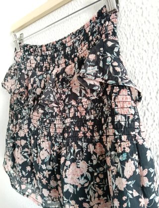 Falda Zara floral con volantes fruncida talla 34